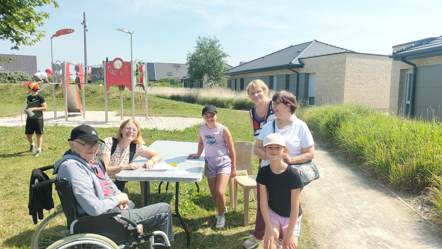 Olympiades inter générationnelles a l EHPAD de Steenvoorde  
