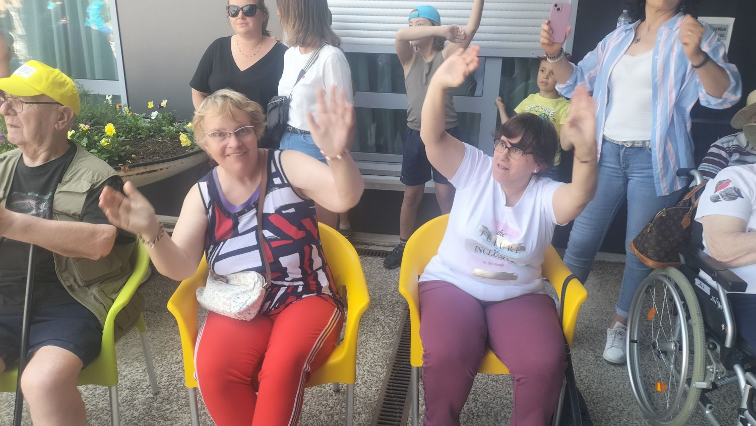 Olympiades inter générationnelles a l EHPAD de Steenvoorde  