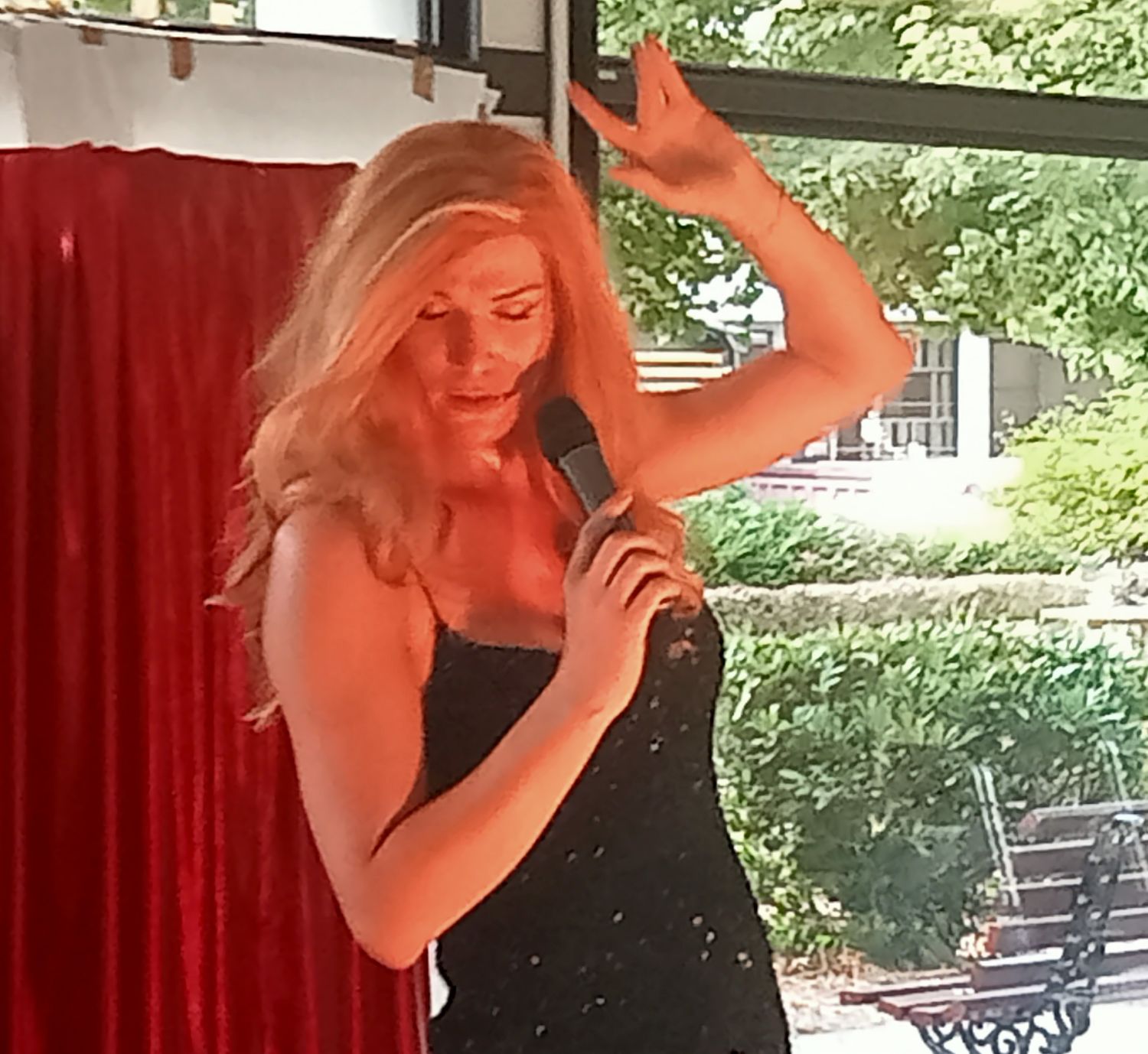 Spectacle de Maude aux Charmilles  